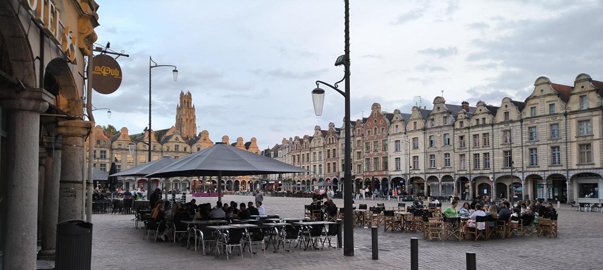 L'Appart Caroline - Proche Du Beffroi Arras Bagian luar foto